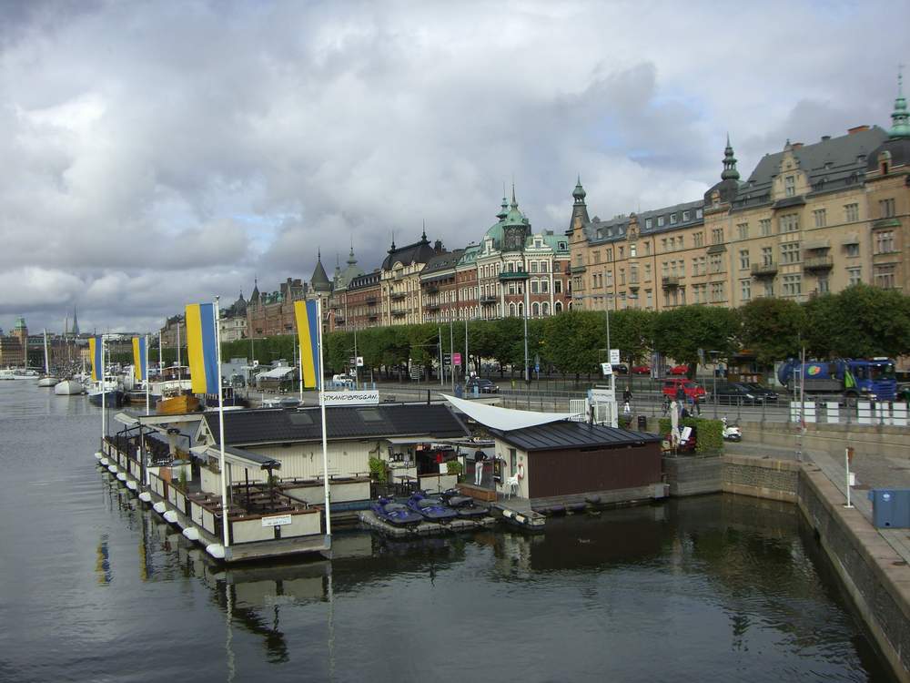 Stockholm%20walk.JPG