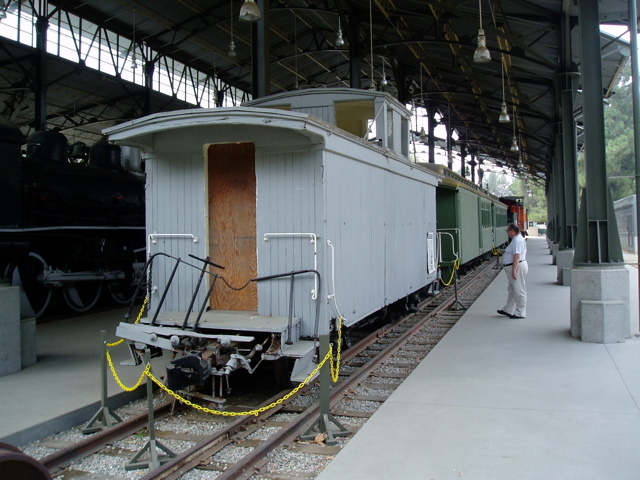 Caboose 1 east end outside view